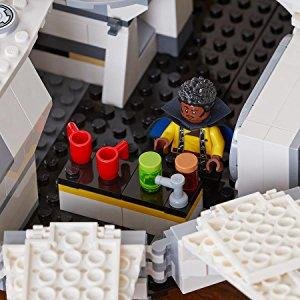 interior halcón milenario lego-min